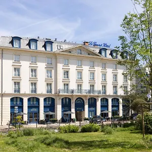 Grand 4* Le Plessis-Robinson
